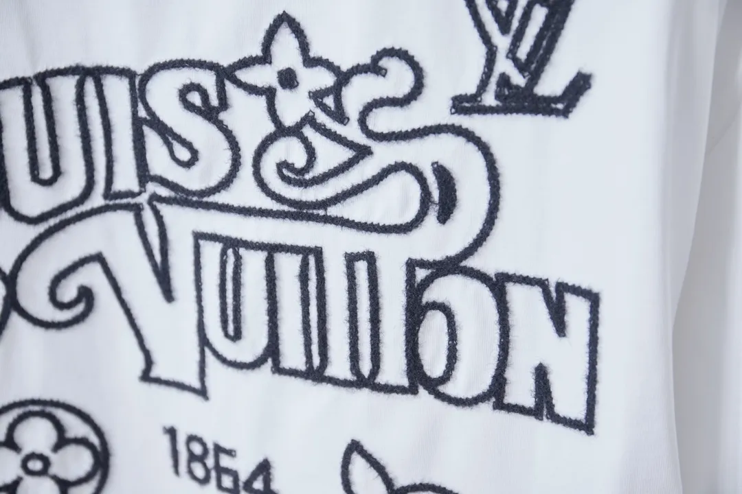 🅿️200 1V 25SS early spring new style short sleeves with embroidered letters, light luxury, a must-have item for daily commuting for men and women, correct version, welcome to compare, detailed features · 320g 100% pure cotton double yarn jersey fabric · Special thickened 32 pieces of double-strand 1X1 thread in the same vat custom dyeing · Imported Tajima machine rope embroidery letter logo · Double needle stitching cross-stitching process · Original main mark, washable tag, brand moisture-proof paper packaging Color: black/white Size: S/M/L/XL